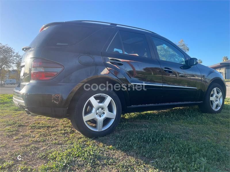 Usado Mercedes ML500 306 CV (225 kW) 2006 Negro SUV