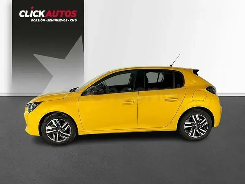 Usado Peugeot 208 Allure 100 CV (73 kW) 2022 Amarillo Utilitario