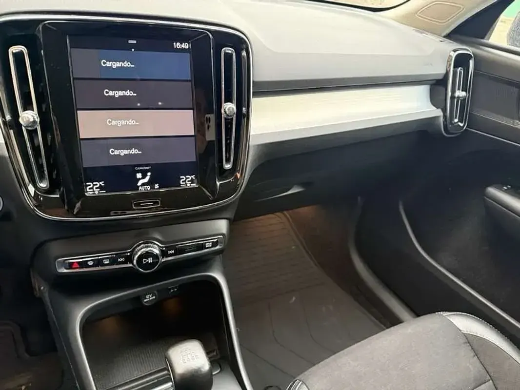 Usado Volvo XC40 Momentum 162 CV (119 kW) 2019 Negro SUV