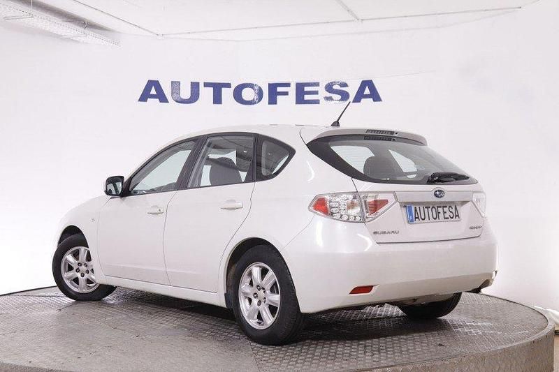 Usado Subaru Impreza 108 CV (79 kW) 2008 Blanco Utilitario