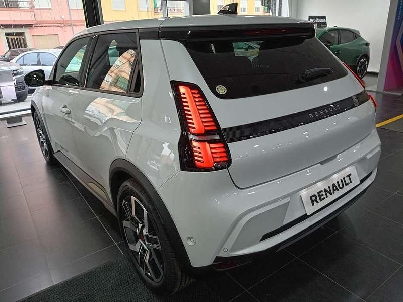 Usado Renault Megane E-Tech Techno 110 kW (150 CV) 2025 Blanco Utilitario