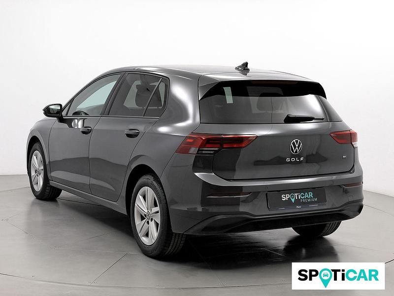 Usado VW Golf VII Life 150 CV (110 kW) 2021 Gris / plata Utilitario