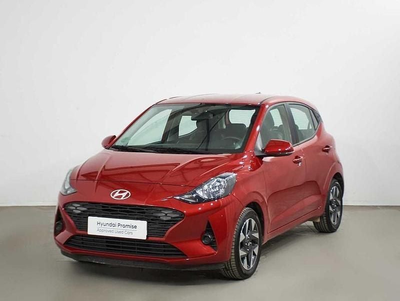 Usado Hyundai i10 67 CV (49 kW) 2024 Gris Utilitario