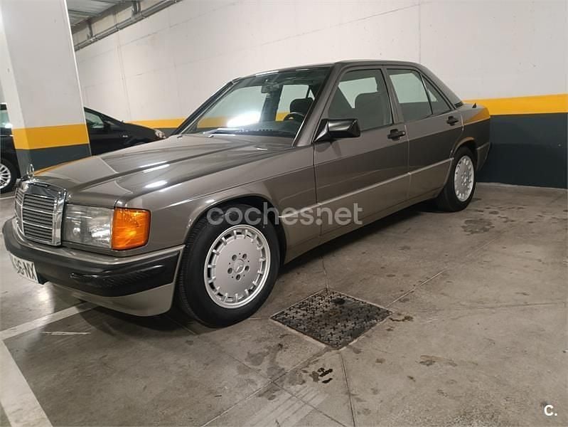Usado Mercedes 190 126 CV (92 kW) 1992 Beige Berlina