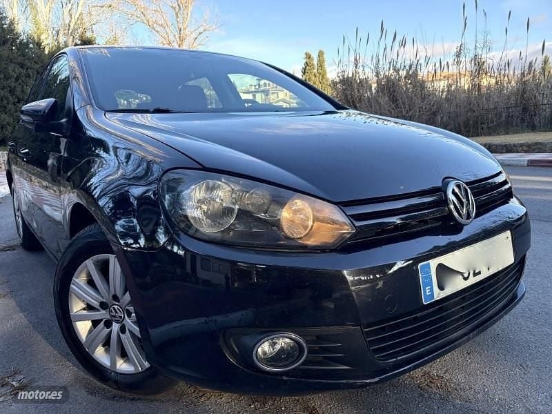 Usado VW Golf VII 105 CV (77 kW) 2012 Negro Berlina
