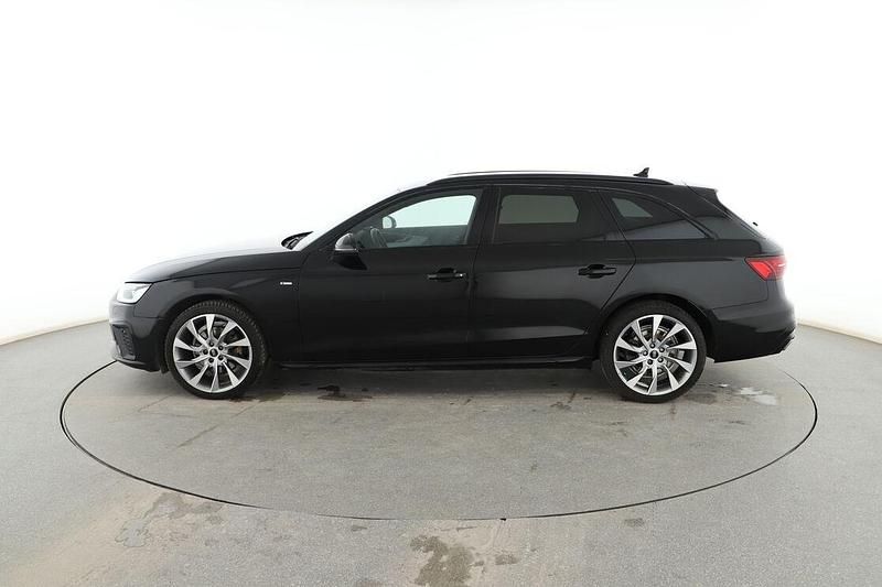Usado Audi A4 163 CV (119 kW) 2022 Negro Familiar