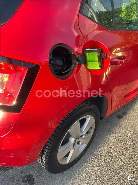 Usado Skoda Fabia 75 CV (55 kW) 2016 Rojo Berlina