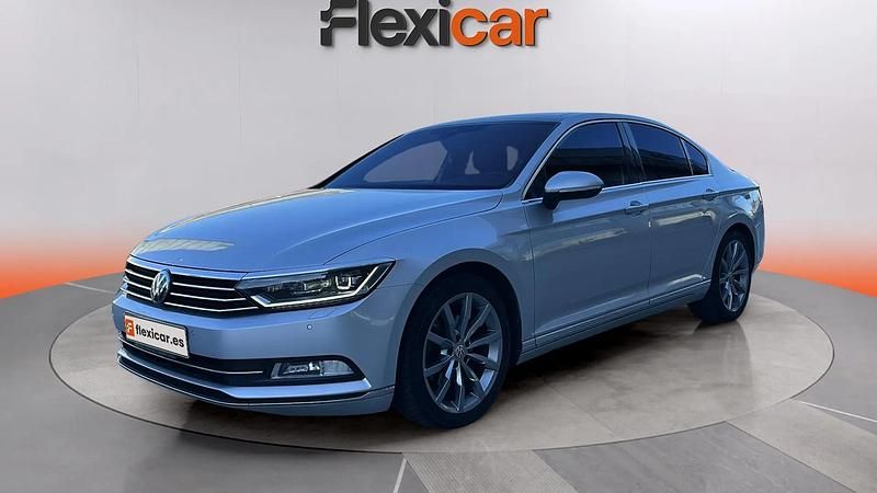Usado VW Passat Advance 150 CV (110 kW) 2019 Gris Berlina