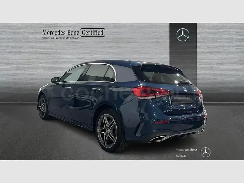 Usado Mercedes A250 218 CV (160 kW) 2022 Azul Berlina