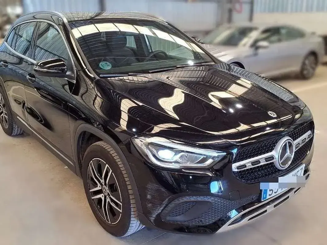 Usado Mercedes GLA200 150 CV (110 kW) 2023 SUV