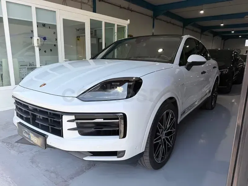 Usado Porsche Cayenne 470 CV (345 kW) 2025 Blanco SUV