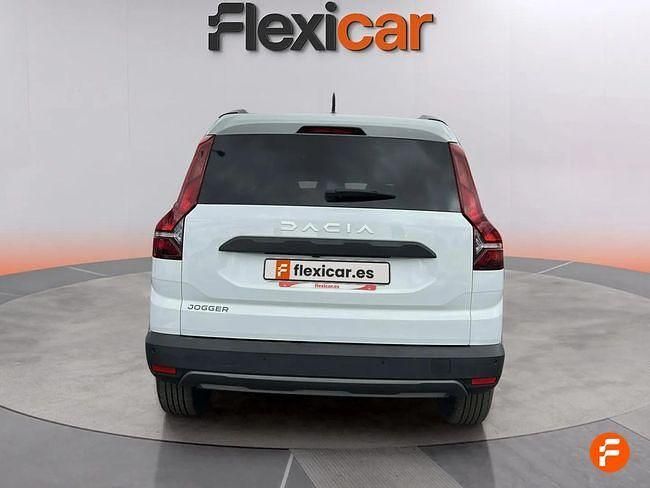Usado Dacia Jogger Expression 110 CV (80 kW) 2023 Blanco Monovolumen