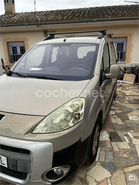 Usado Peugeot Partner Tepee Active 92 CV (67 kW) 2014 Beige Monovolumen
