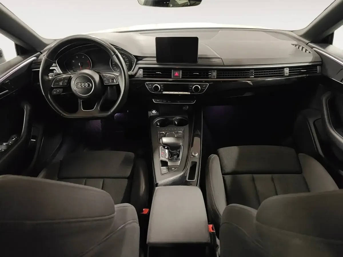 Usado Audi A5 Sportback 150 CV (110 kW) 2018 Blanco Utilitario