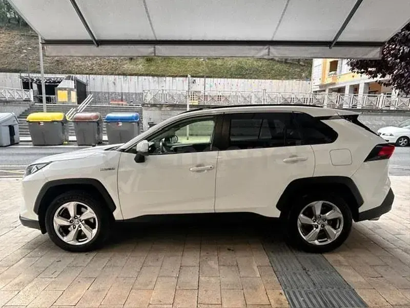 Usado Toyota RAV4 Hybrid Advance 222 CV (163 kW) 2021 Blanco SUV