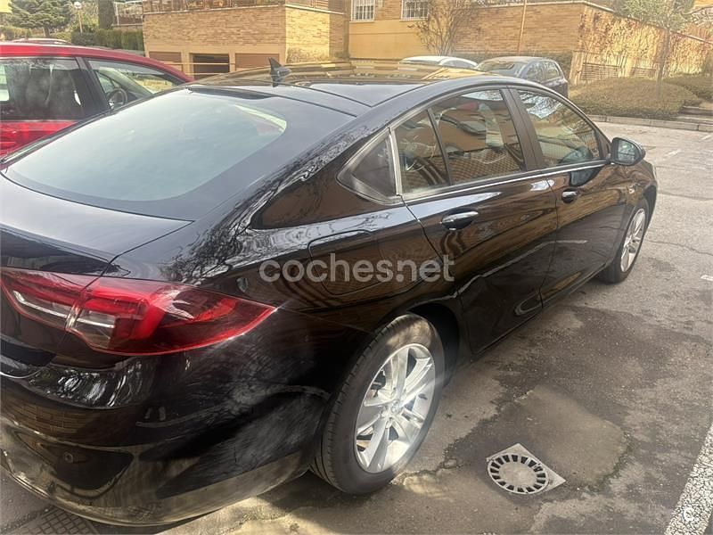 Usado Opel Insignia Business 122 CV (89 kW) 2021 Negro Berlina