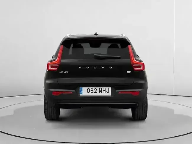 Usado Volvo XC40 Core 211 CV (155 kW) 2023 Negro SUV