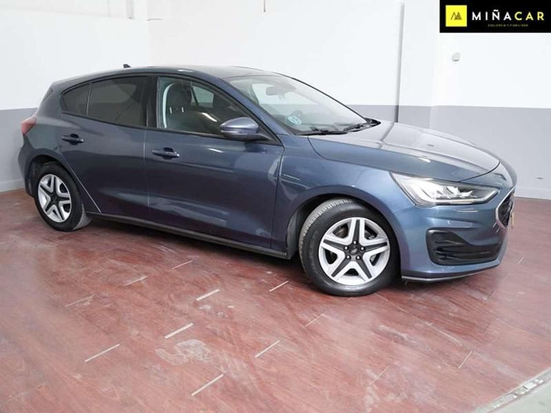 Usado Ford Focus Trend+ 120 CV (88 kW) 2022 Azul Utilitario