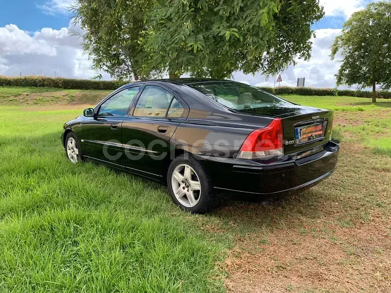 Usado Volvo S60 Momentum 185 CV (136 kW) 2006 Negro Berlina