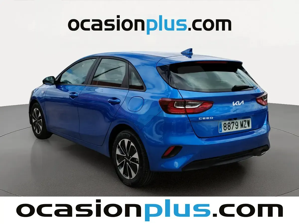Usado Kia Ceed 101 CV (74 kW) 2025 Azul Utilitario