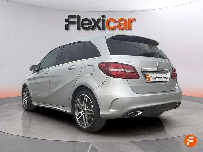 Usado Mercedes B200 136 CV (100 kW) 2018 Gris Monovolumen