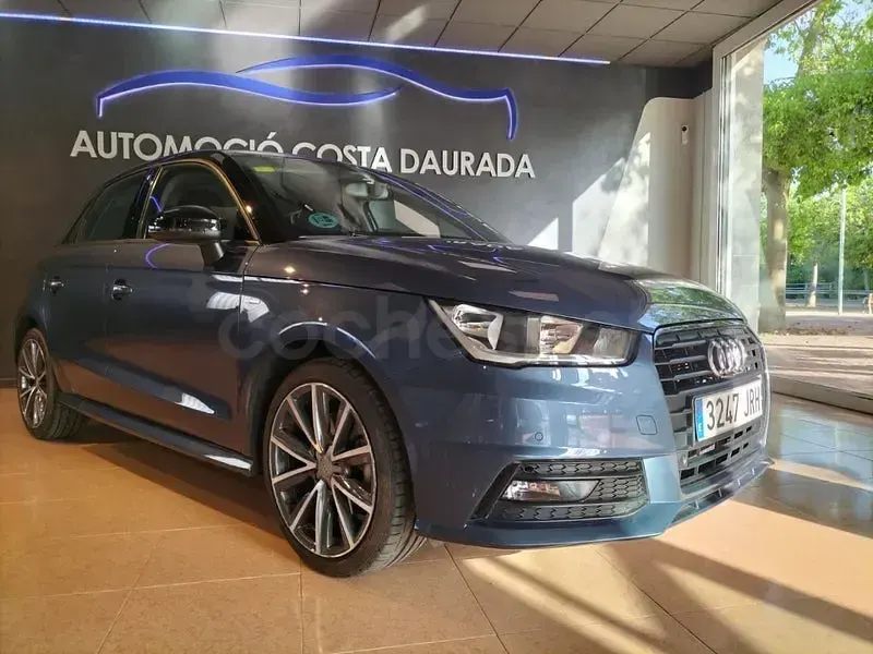 Usado Audi A1 Sportback Attraction 125 CV (91 kW) 2016 Azul Utilitario
