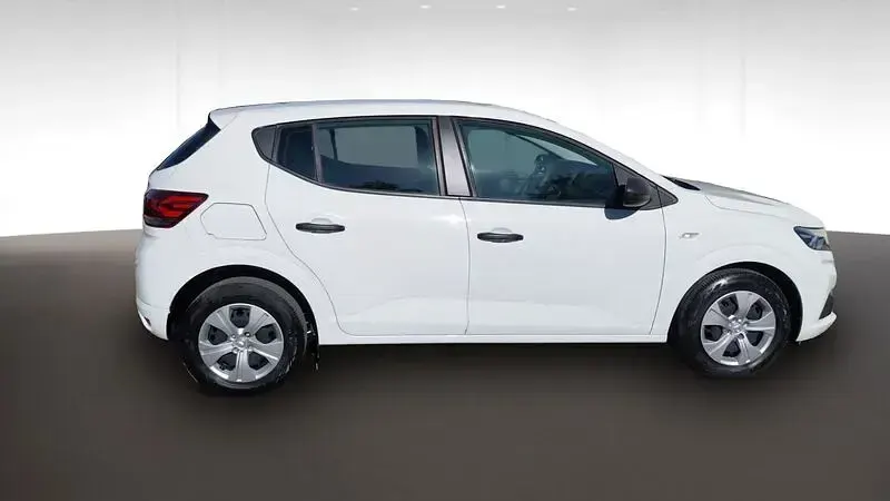 Usado Dacia Sandero Acces 67 CV (49 kW) 2021 Blanco Berlina