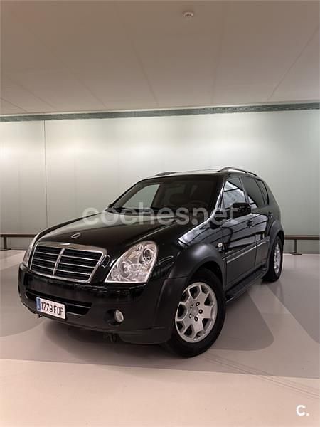 Negro Usado 2006 Ssangyong (KGM) Rexton Limited SUV | 5800 € (Precio justo) - Imagen 1/4