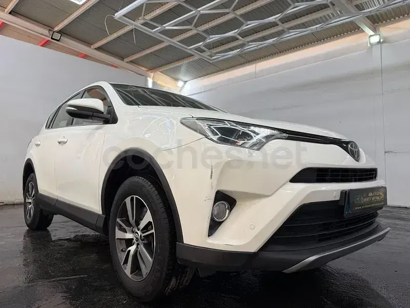Usado Toyota RAV4 Advance 143 CV (105 kW) 2017 Blanco SUV