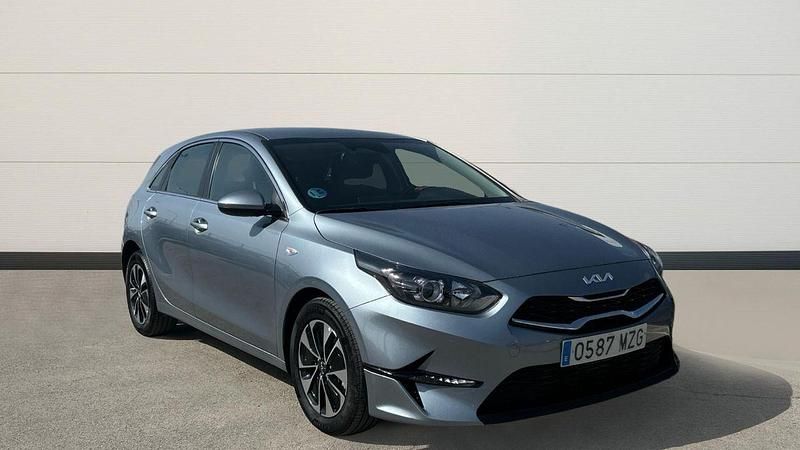 Usado Kia Ceed 100 CV (73 kW) 2025 Gris Utilitario