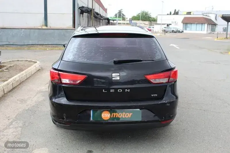 Usado Seat Leon ST Reference 104 CV (76 kW) 2014 Negro Familiar