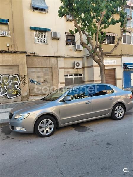 Usado Skoda Superb Comfort 140 CV (102 kW) 2010 Beige Berlina