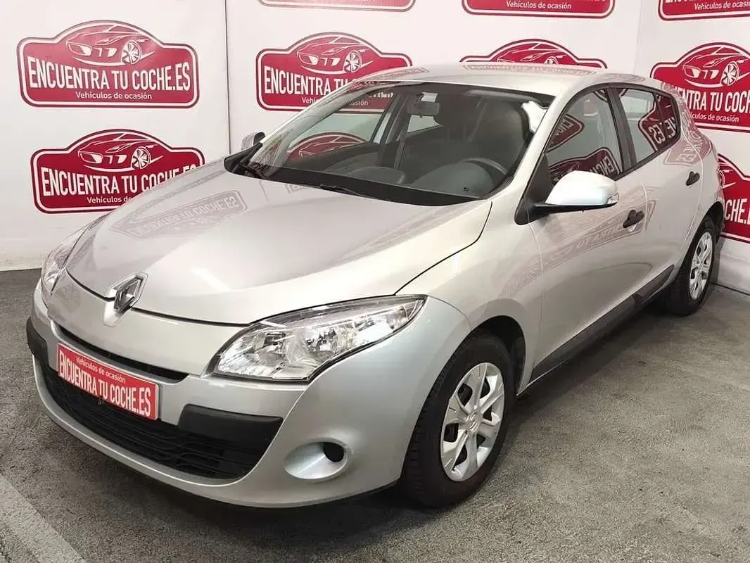 Usado Renault Mégane III Authentique 100 CV (73 kW) 2010 Gris Utilitario