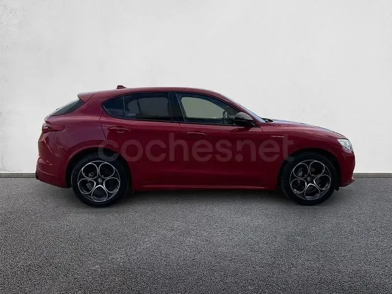 Usado Alfa Romeo Stelvio Veloce 210 CV (154 kW) 2022 Rojo SUV
