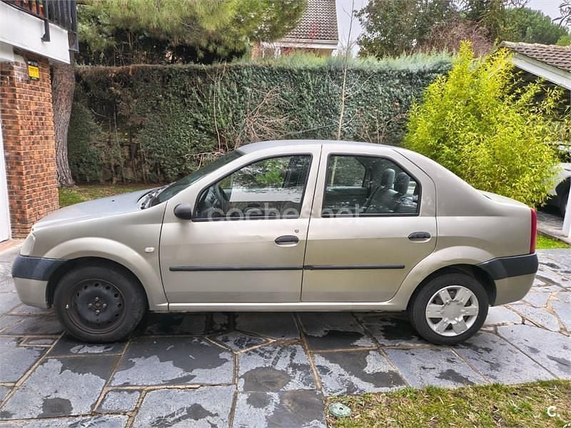 Gris / plata Usado 2006 Dacia Logan Lauréate Berlina | 1900 € (Buen precio) - Imagen 1/4