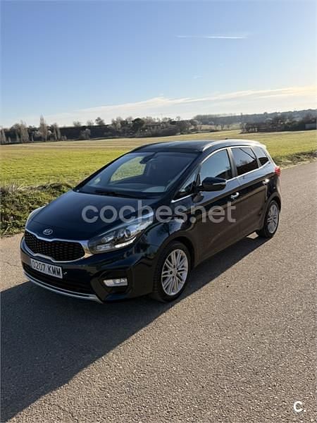 Usado Kia Carens 141 CV (103 kW) 2018 Azul Monovolumen
