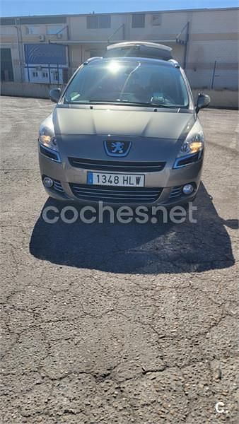 Usado Peugeot 5008 Active 150 CV (110 kW) 2012 Beige Monovolumen