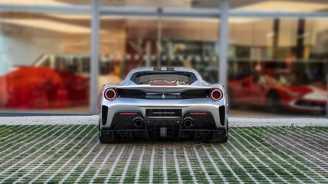 Używany Ferrari 488 721 KM (530 kW) 2019 Szary Coupe