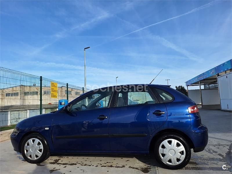 Usado Seat Ibiza Stella 100 HP (73 kW) 2002 Azul Citadino