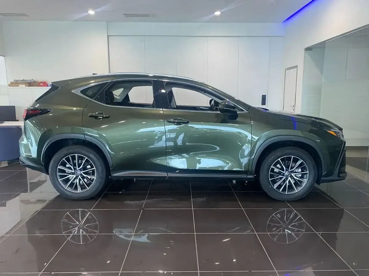 Nuevo Lexus NX350h 240 CV (176 kW) 2026 Verde