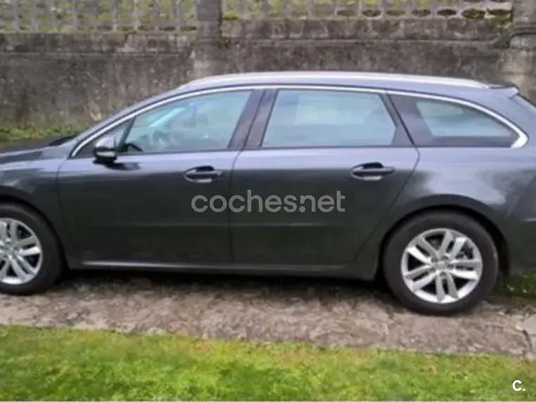 Usado Peugeot 508 SW Active 120 CV (88 kW) 2016 Gris / plata Familiar
