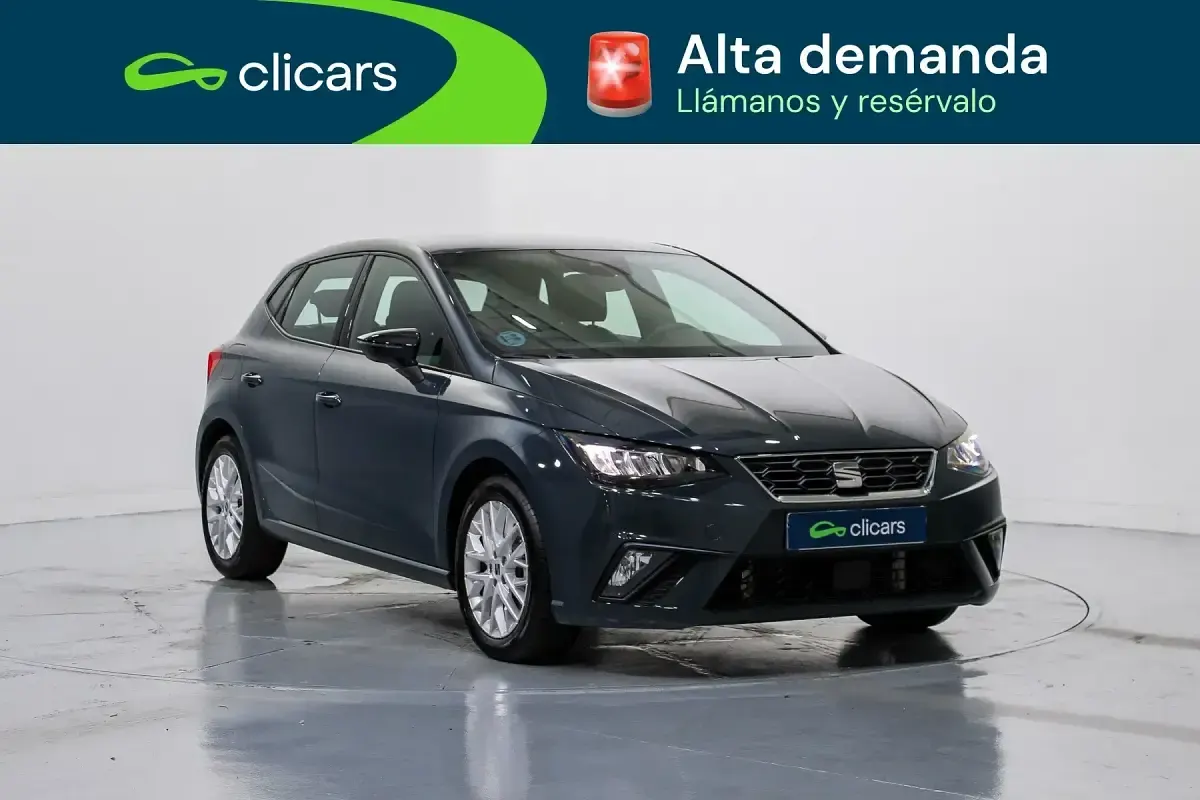 Usado Seat Ibiza FR 115 CV (84 kW) 2025 Gris / plata Utilitario