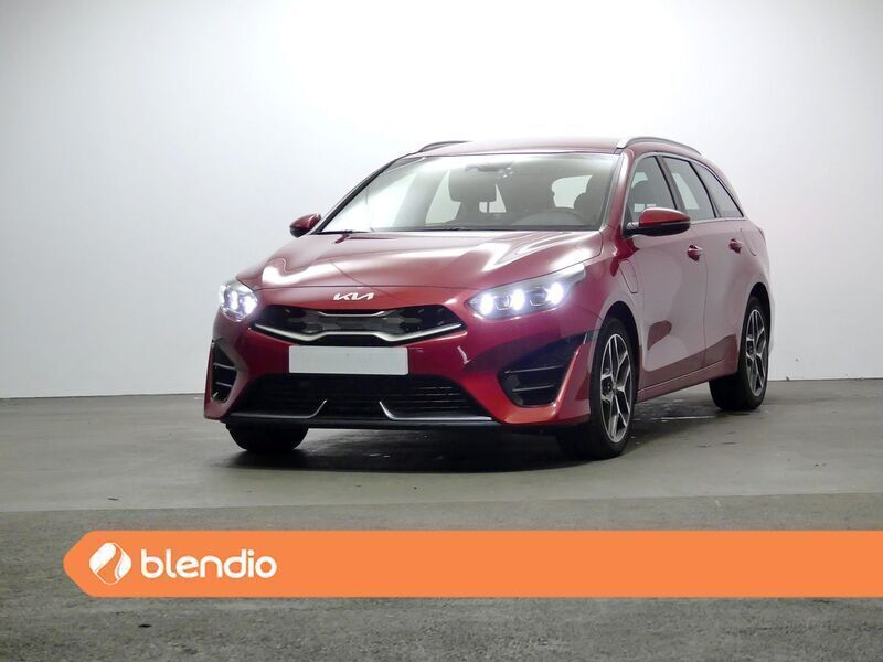 Rojo Usado 2022 Kia Ceed Familiar | 30.400 € - Imagen 1/4