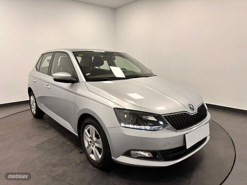 Usado Skoda Fabia Active 75 CV (55 kW) 2017 Gris Utilitario