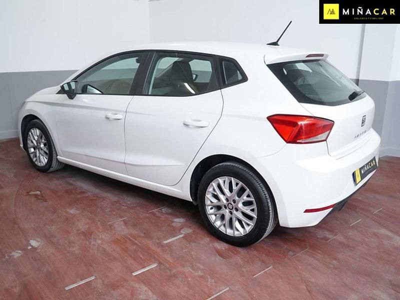 Usado Seat Ibiza Style 95 CV (69 kW) 2021 Blanco Utilitario