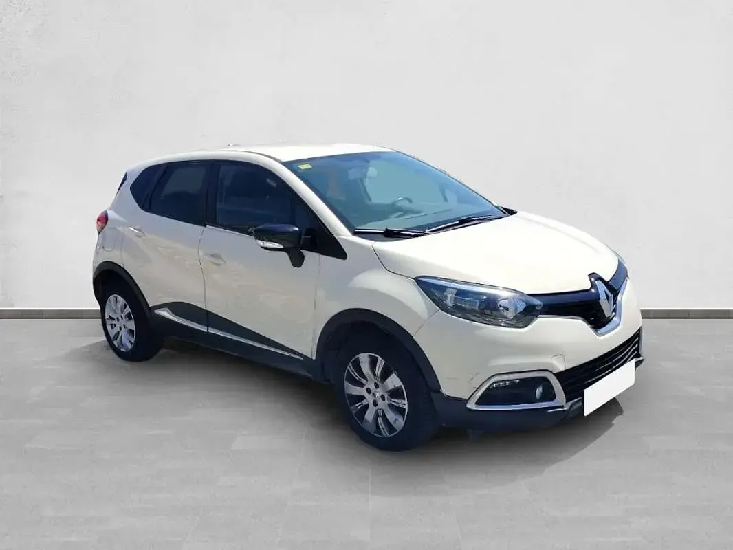 Usado Renault Captur Zen 90 CV (66 kW) 2016 Beige SUV