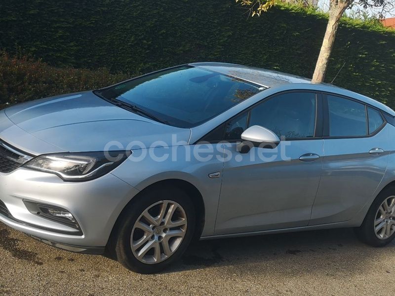 Usado Opel Astra Business 136 CV (100 kW) 2017 Azul Berlina