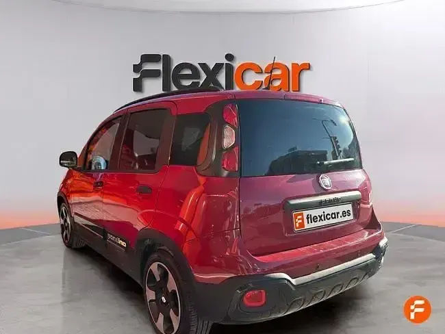 Usado Fiat Panda 70 CV (51 kW) 2024 Rojo Utilitario
