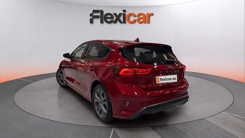 Usado Ford Focus Active 125 CV (91 kW) 2024 Granate Berlina