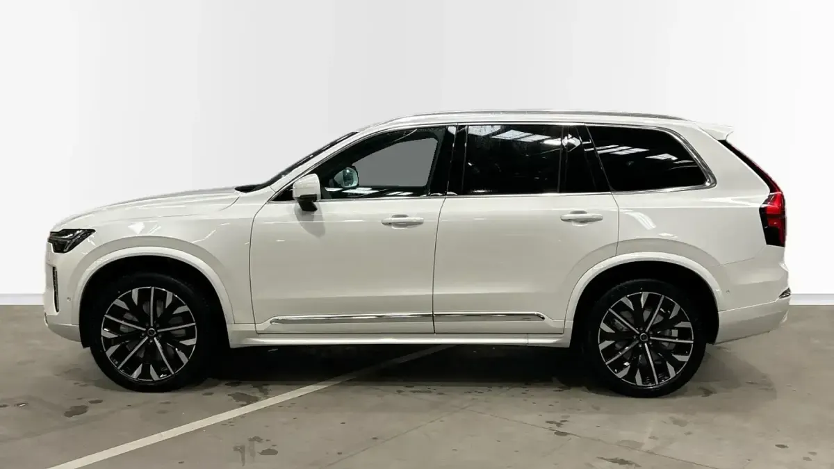 Usado Volvo XC90 Plus 250 CV (183 kW) 2025 Gris SUV